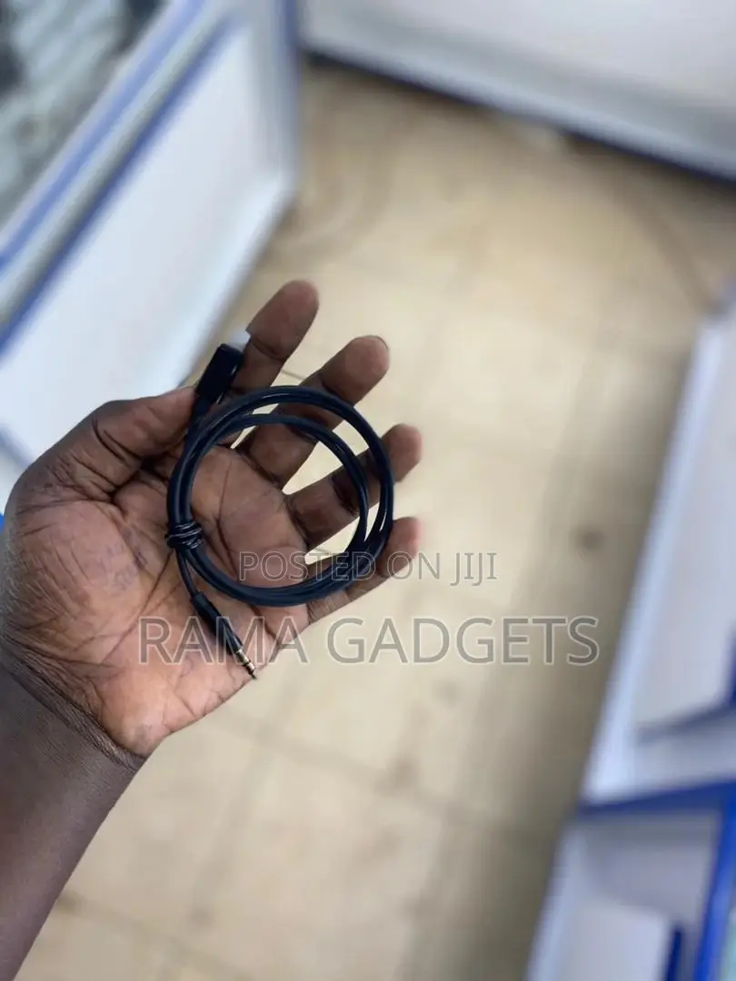 Lightning to 3.5 Aux Audio