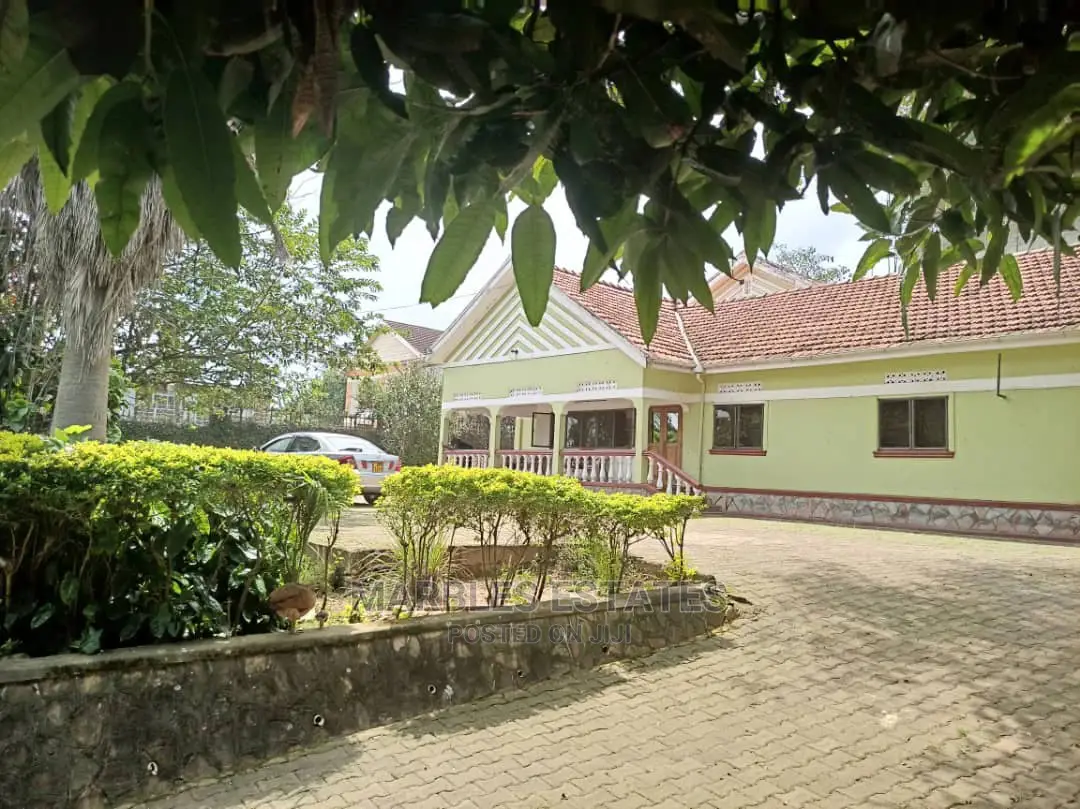 4bdrm Bungalow in Muyenga, Kampala for Rent