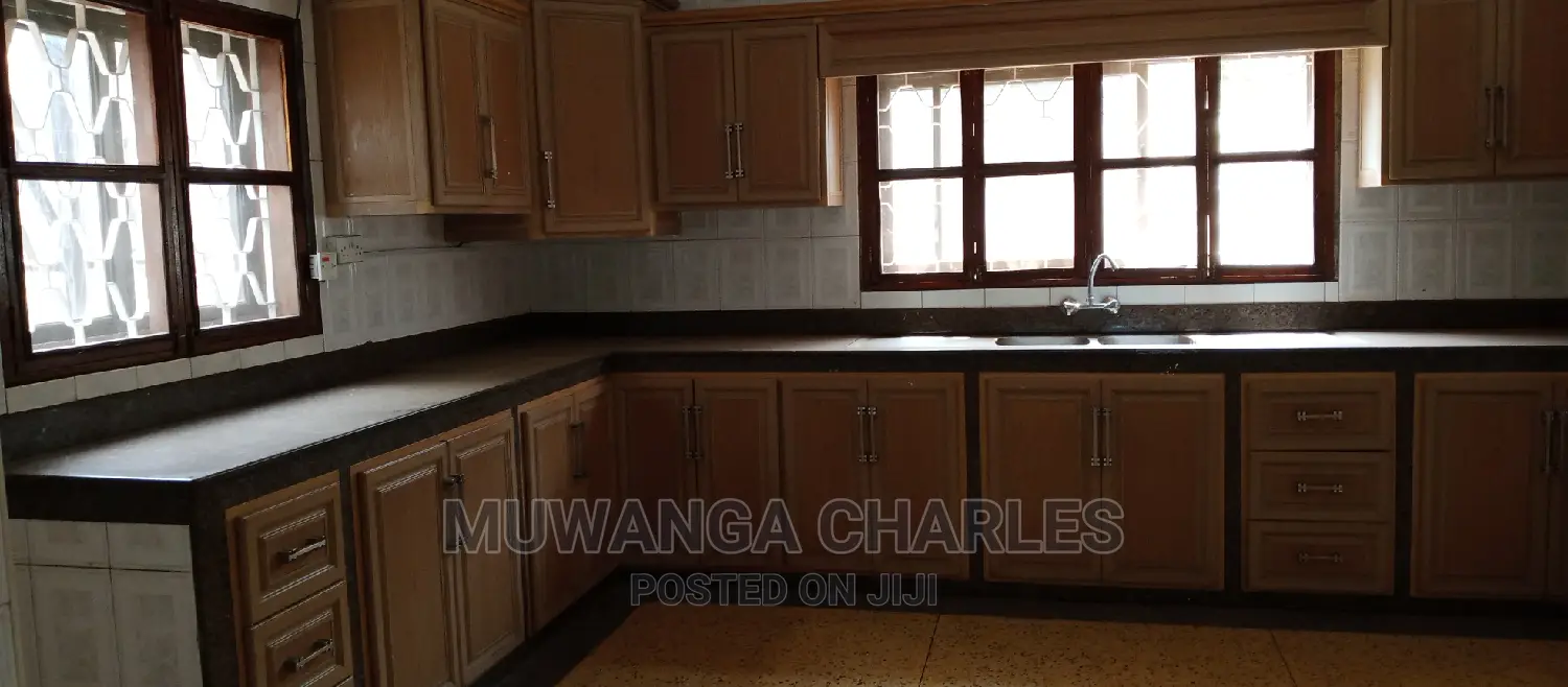 6bdrm Duplex in Fs Properties Ltd, Kampala for Rent