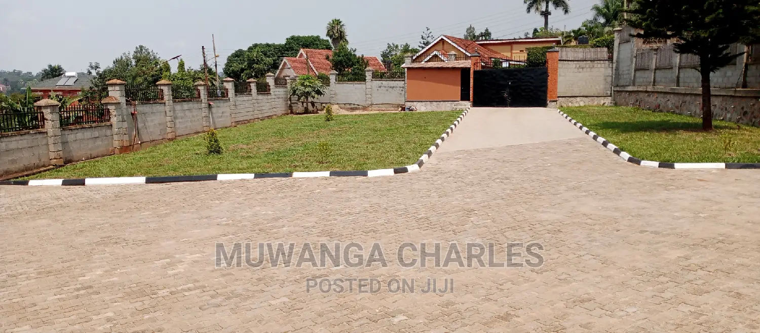 6bdrm Duplex in Fs Properties Ltd, Kampala for Rent