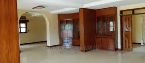 6bdrm Duplex in Fs Properties Ltd, Kampala for Rent