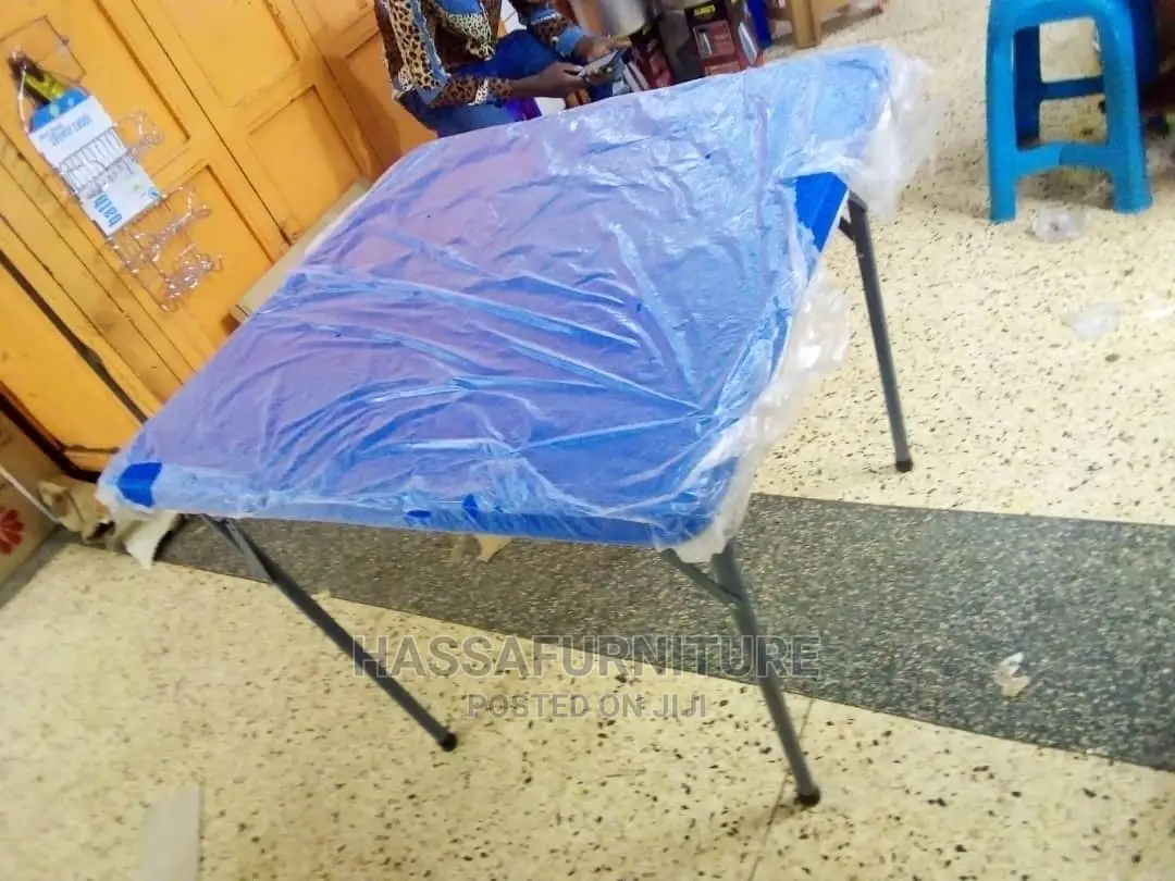 Foldable Plastic Table Squared