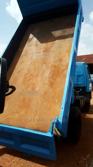 Isuzu ELF 250