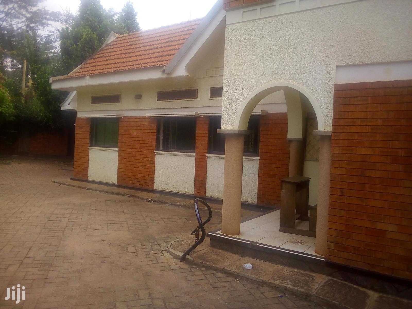 Three Bedroom House In Kololo For Rent