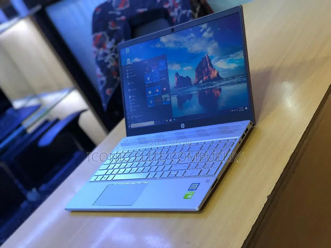 New Laptop HP Pavilion 15 8GB Intel Core I5 SSHD (Hybrid) 256GB