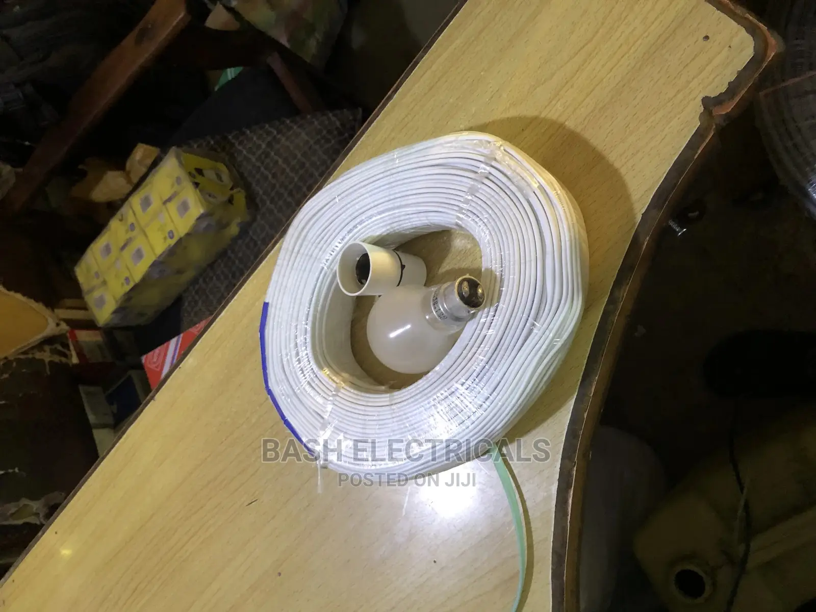 Flat Wire White