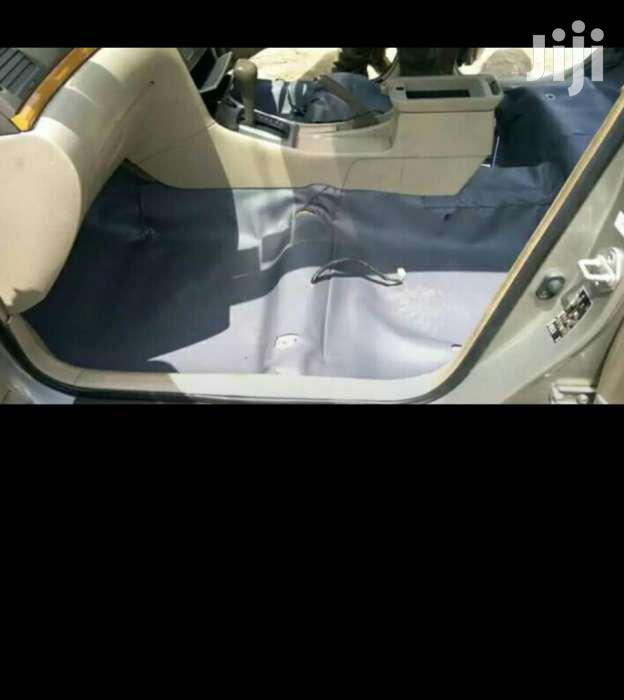 CAR FLOOR CARPET LAYING