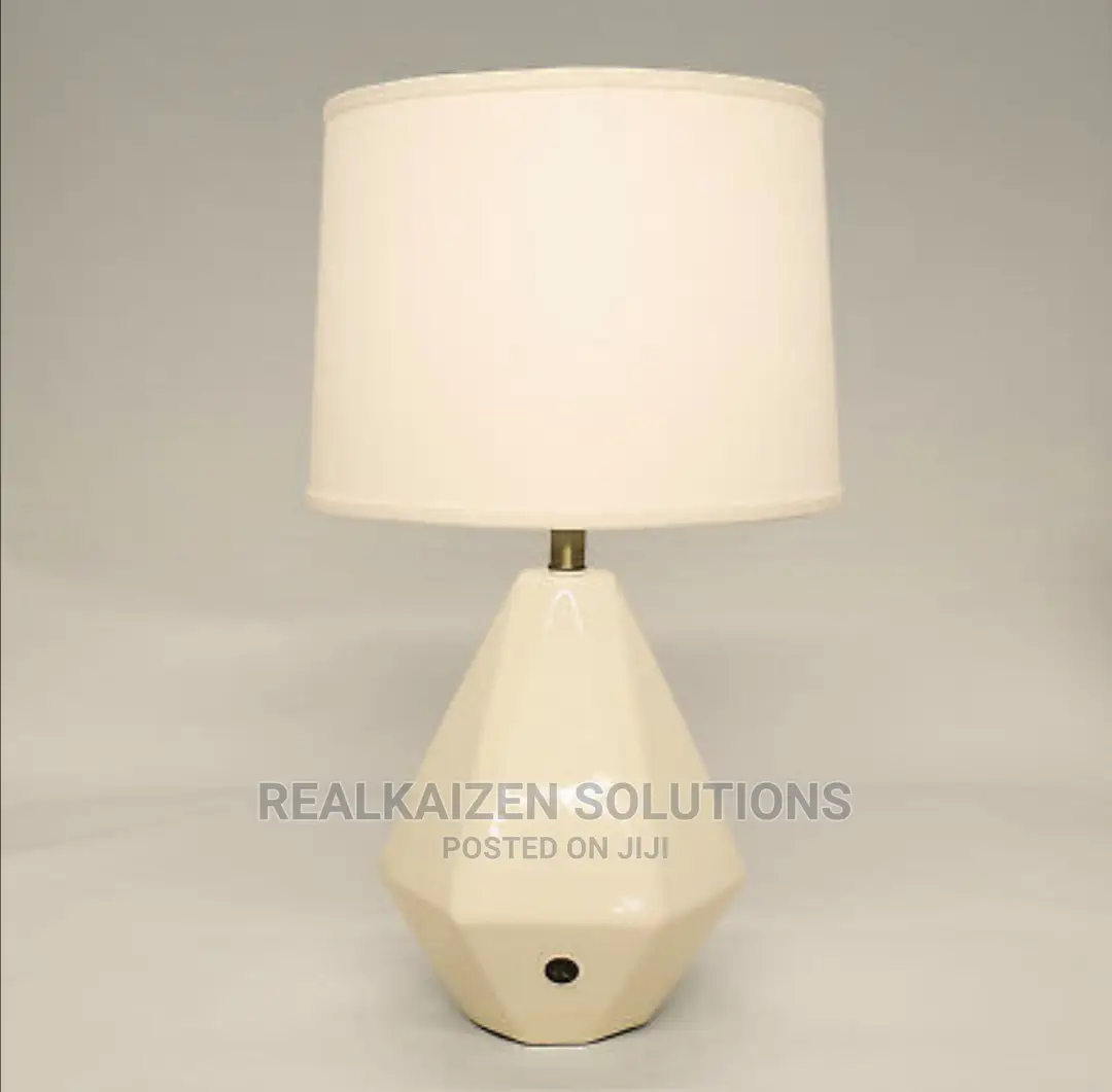 Ceramic Diamond Base Decor Vanilla Finish Bed Lamp