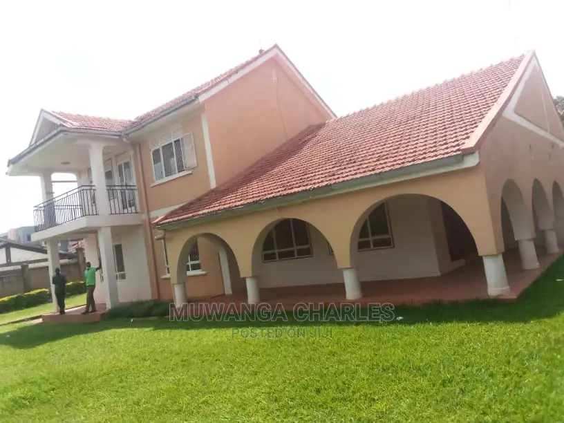 5bdrm Duplex in Fs Properties Ltd, Kampala for Sale