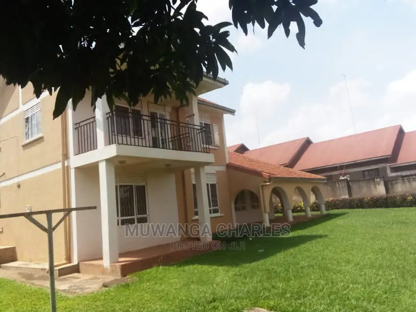 5bdrm Duplex in Fs Properties Ltd, Kampala for Sale
