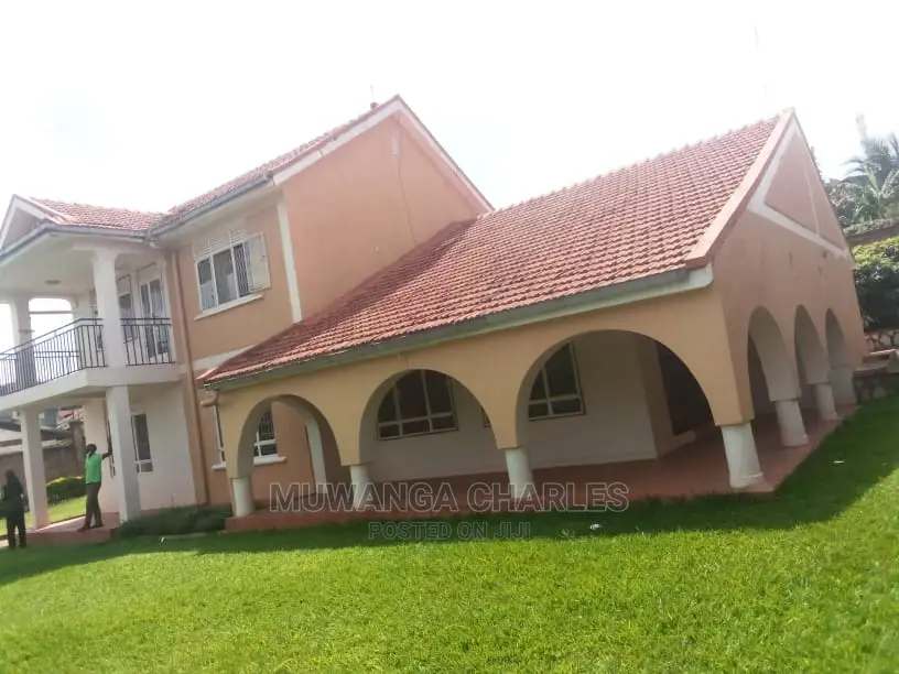 5bdrm Duplex in Fs Properties Ltd, Kampala for Sale