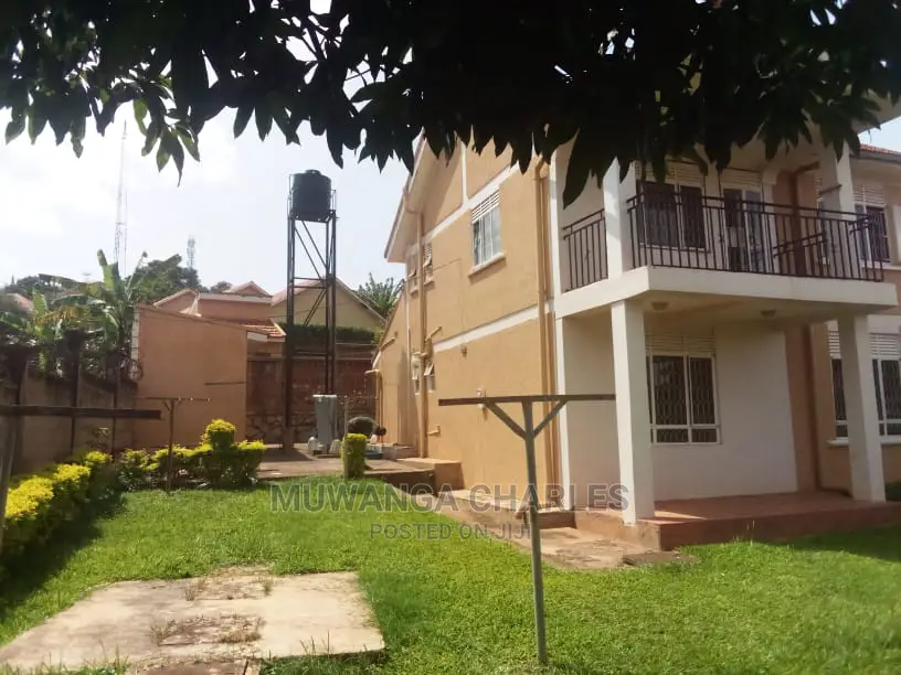 5bdrm Duplex in Fs Properties Ltd, Kampala for Sale