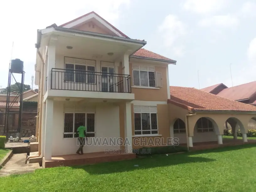 5bdrm Duplex in Fs Properties Ltd, Kampala for Sale