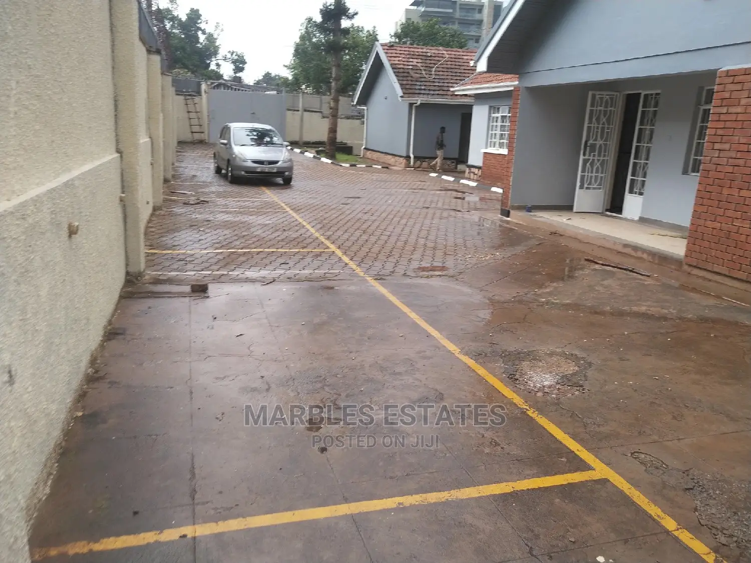 10bdrm Bungalow in Naguru, Central Division for rent