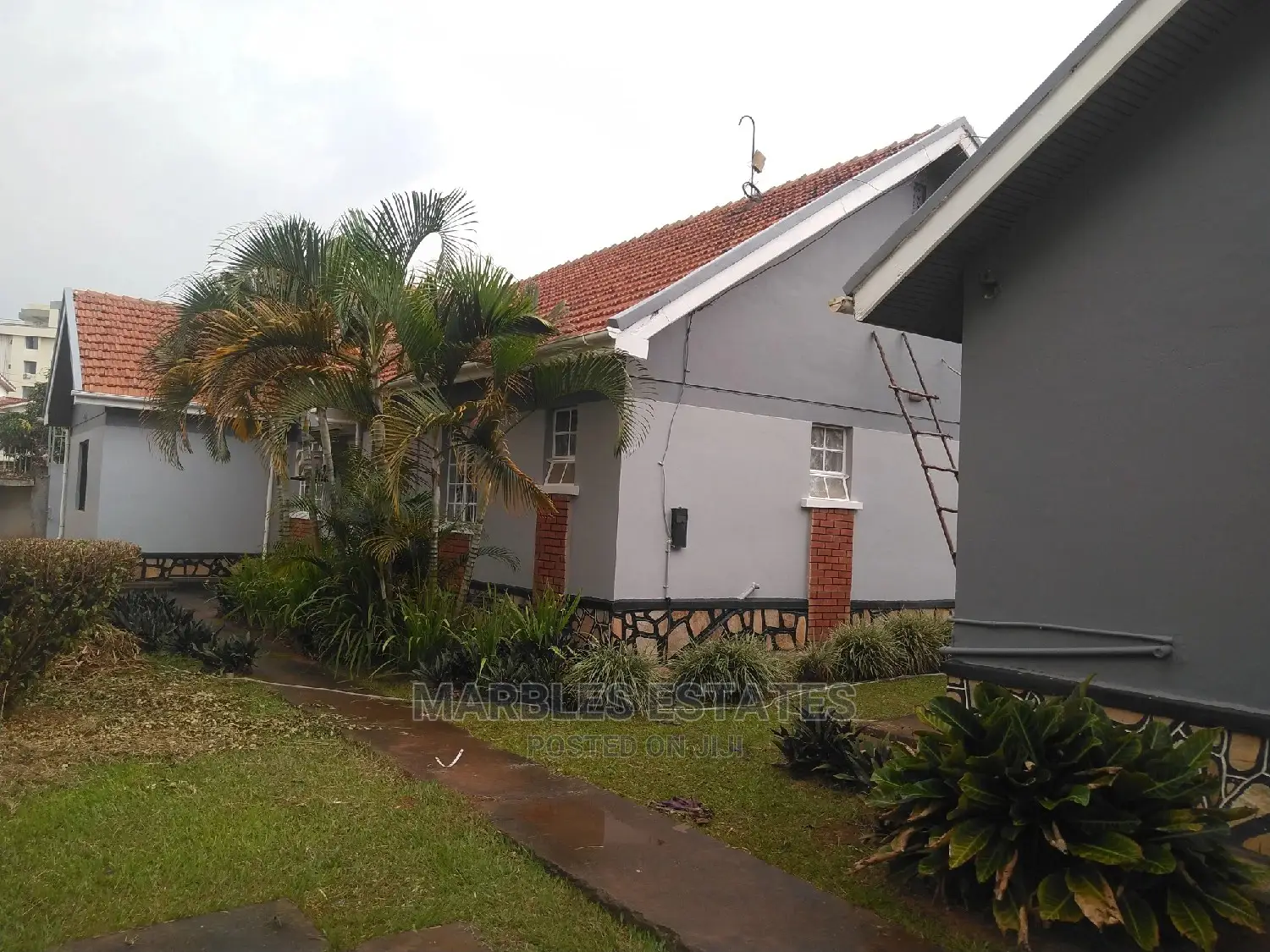 10bdrm Bungalow in Naguru, Central Division for rent
