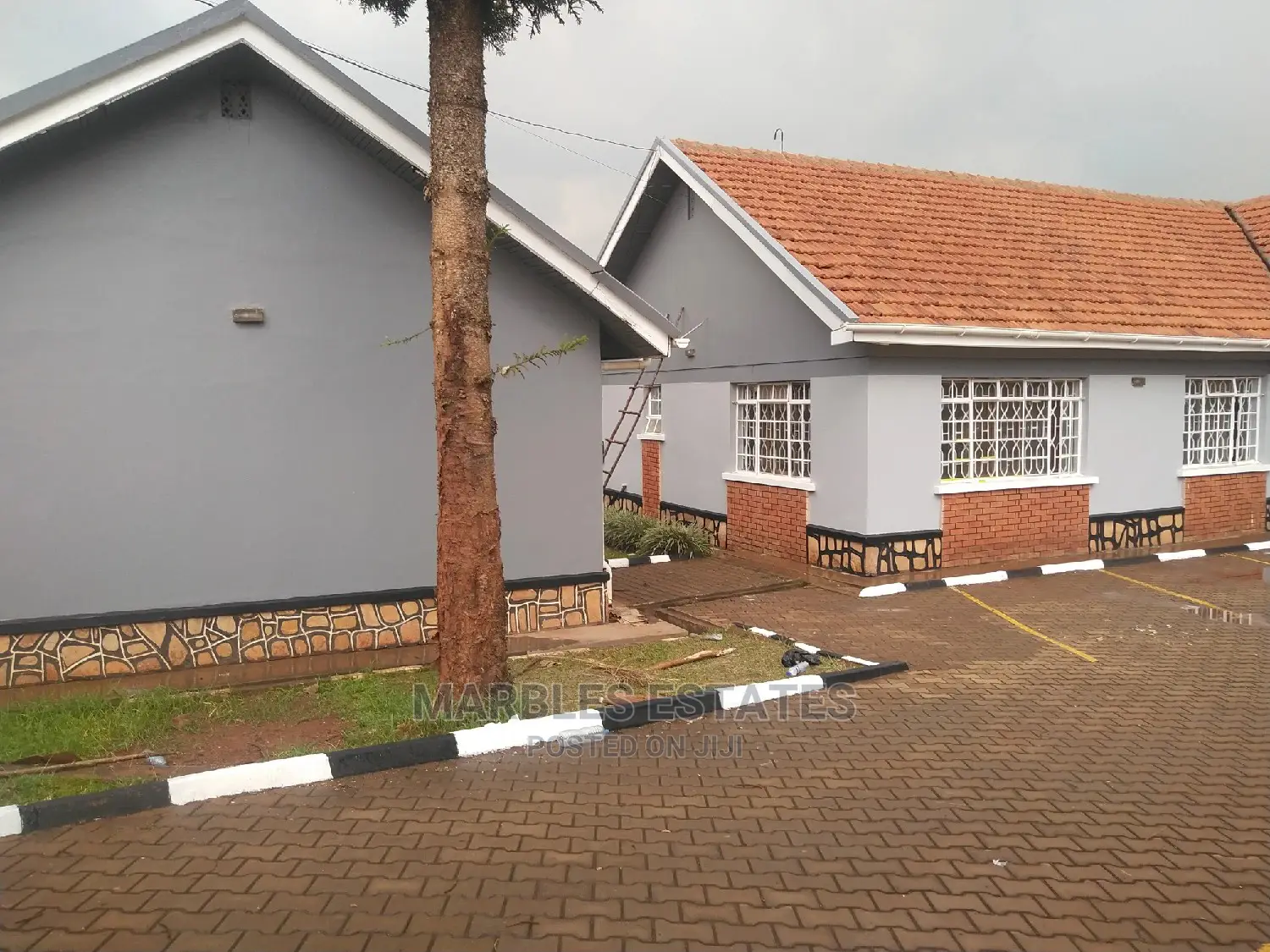 10bdrm Bungalow in Naguru, Central Division for rent