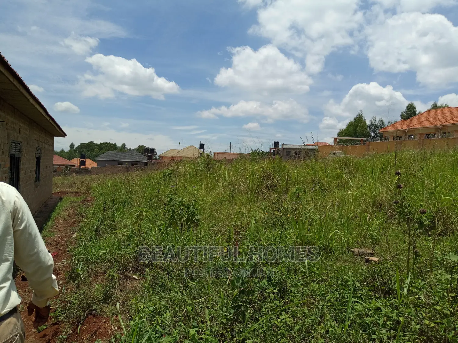 Kira Kimwani 25 Decimals Near Tarmac Nice Area on Sale
