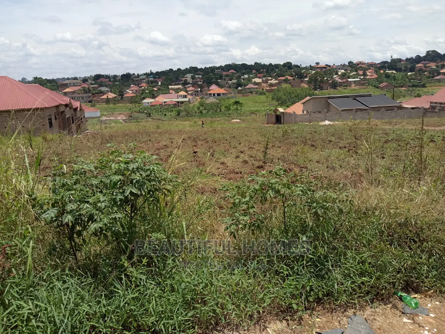 Kira Kimwani 25 Decimals Near Tarmac Nice Area on Sale