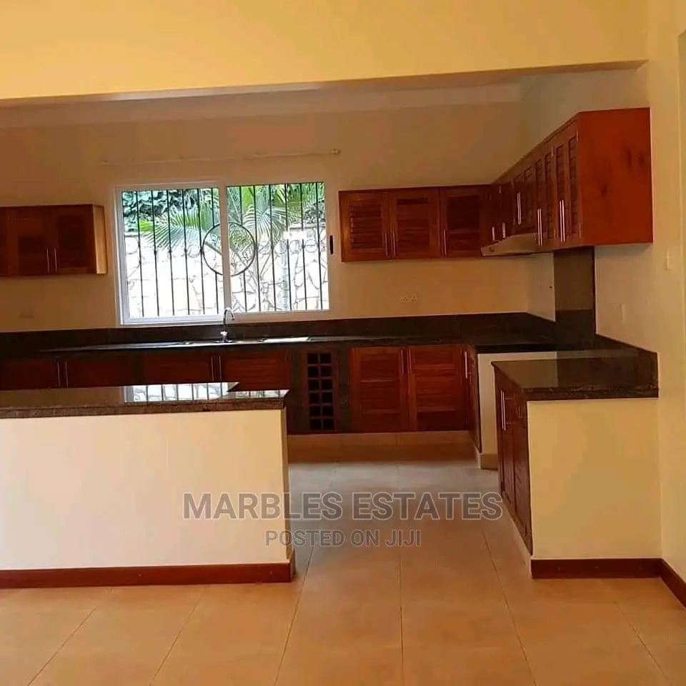3bdrm Bungalow in Naguru, Central Division for Rent