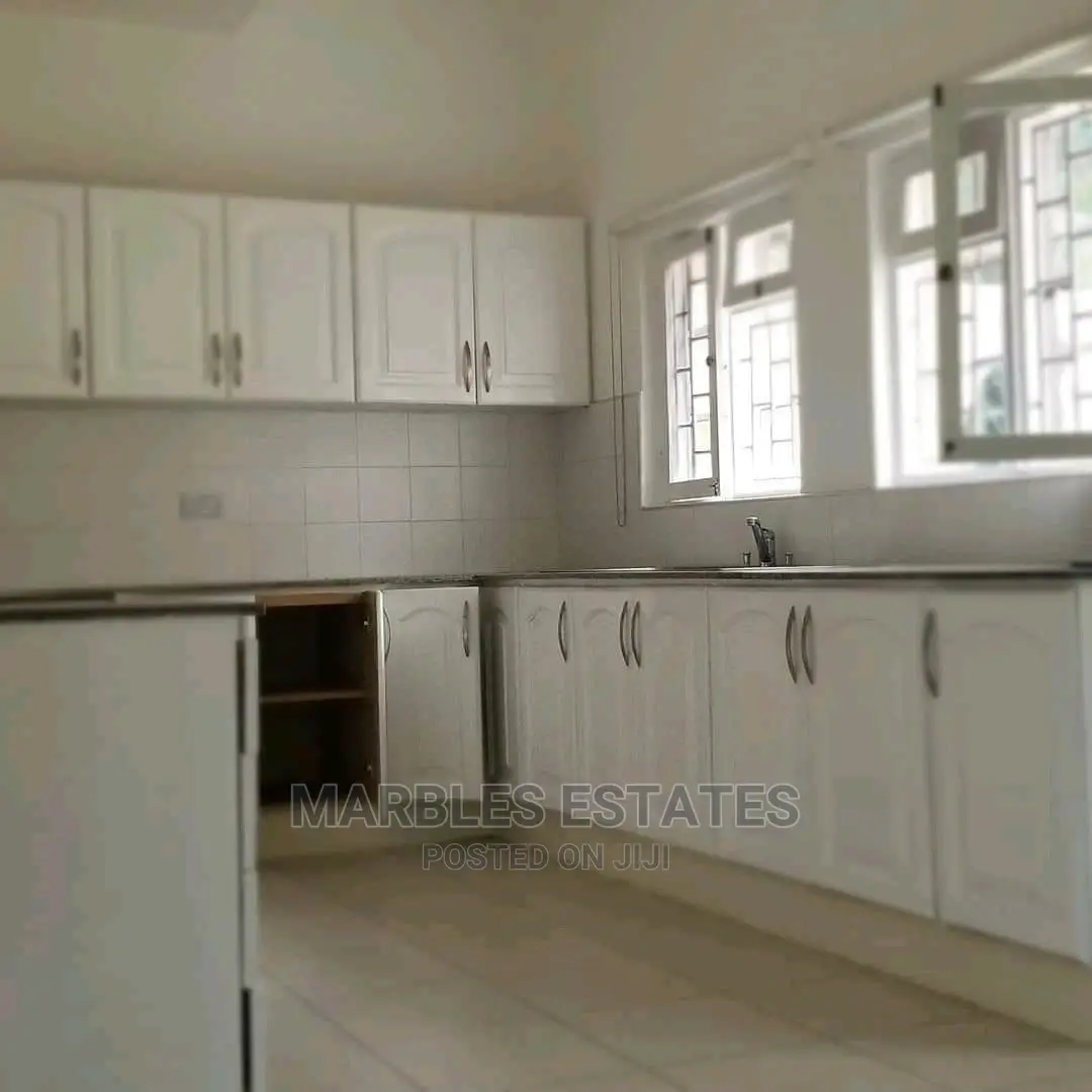 4bdrm Bungalow in Kololo, Kampala for rent
