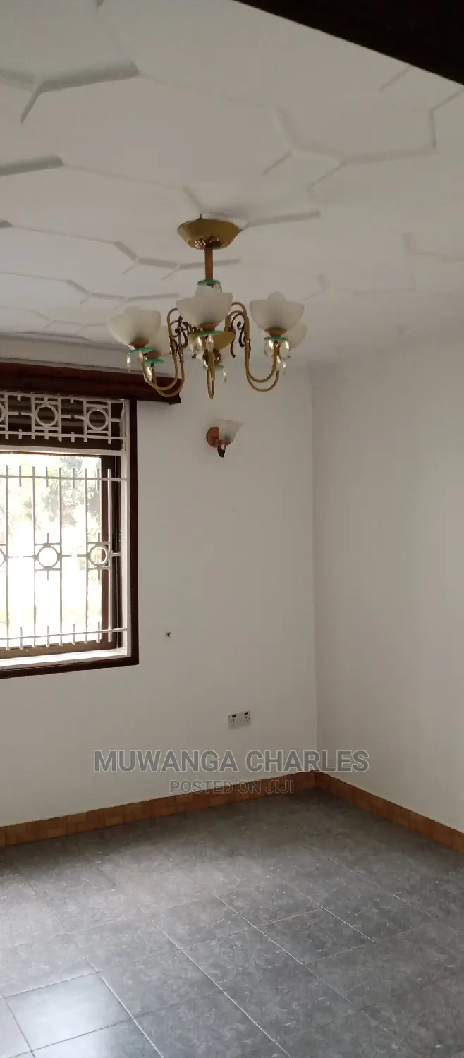 5bdrm Duplex in Fs Properties Ltd, Kampala for Rent