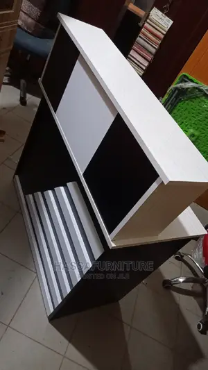 Reception Desk Size 1meter Brand New
