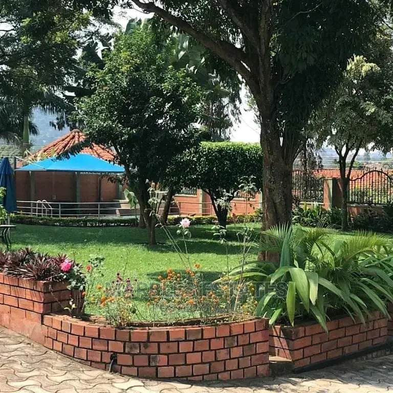 6bdrm House in Bugolobi, Kampala for Rent
