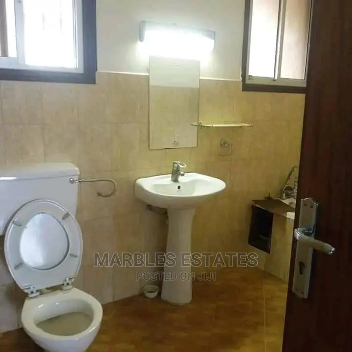 6bdrm Maisonette in Munyonyo, Central Division for Sale