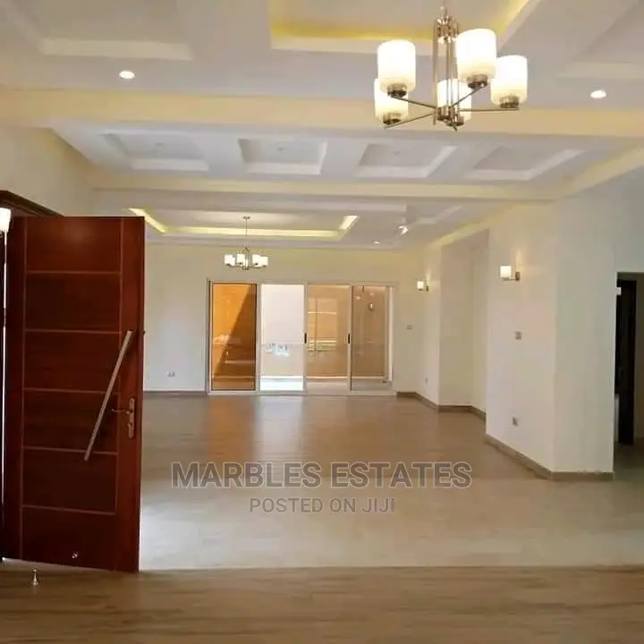 6bdrm Maisonette in Munyonyo, Central Division for Sale
