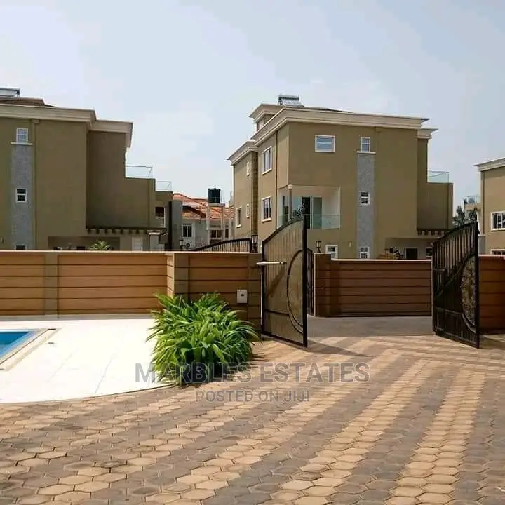 6bdrm Maisonette in Munyonyo, Central Division for Sale