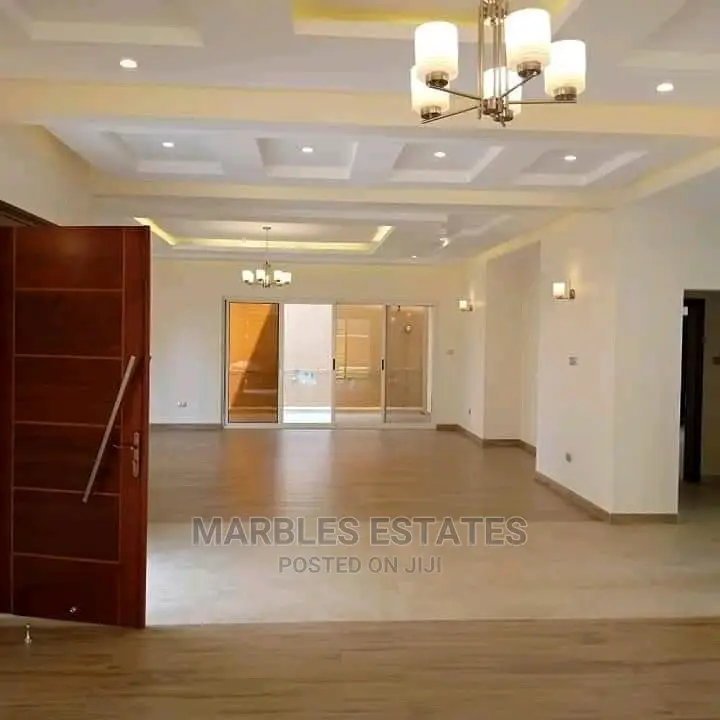 6bdrm Maisonette in Munyonyo, Central Division for Sale