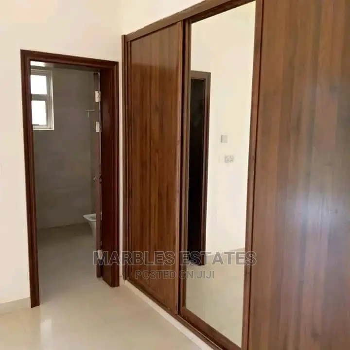 6bdrm Maisonette in Munyonyo, Central Division for Sale