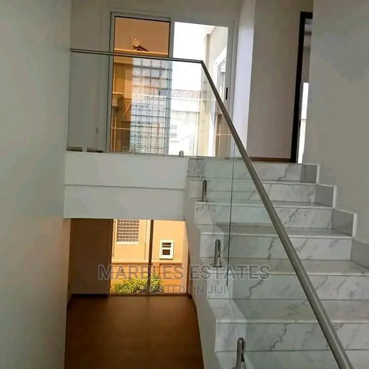 6bdrm Maisonette in Munyonyo, Central Division for Sale