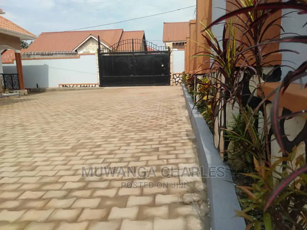 4bdrm House in Fs Properties Ltd, Kampala for Sale