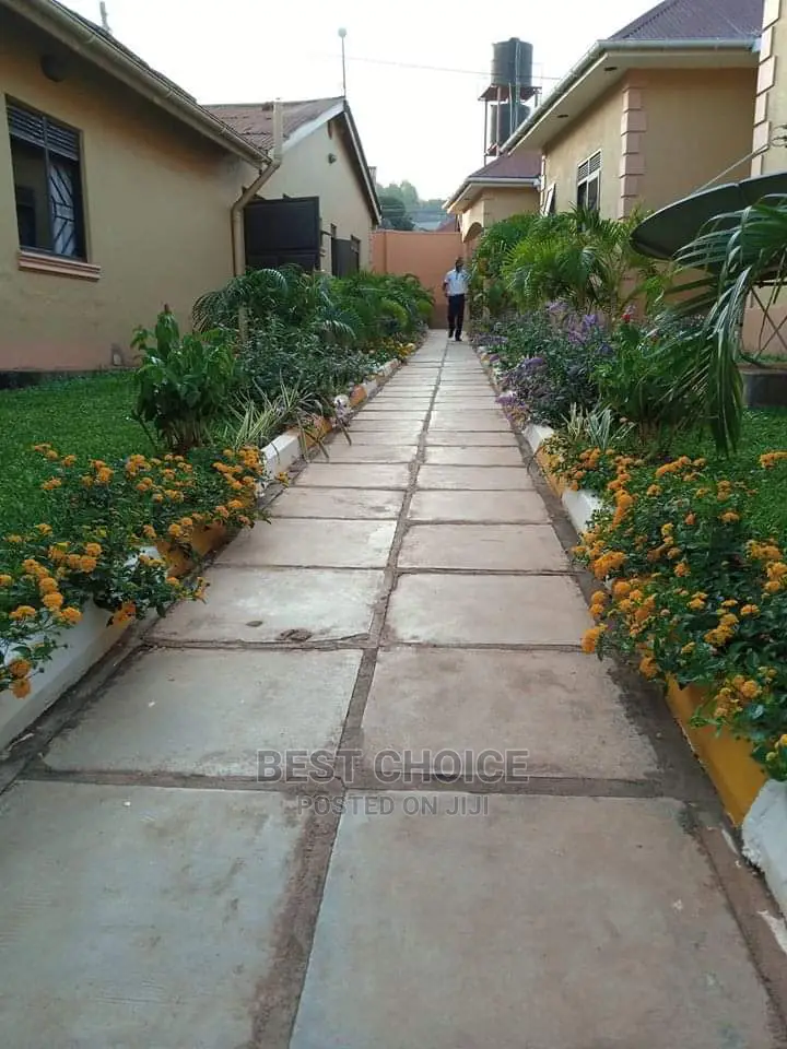 Leveling,Compound Designing,Paving,Land Scarping Services.