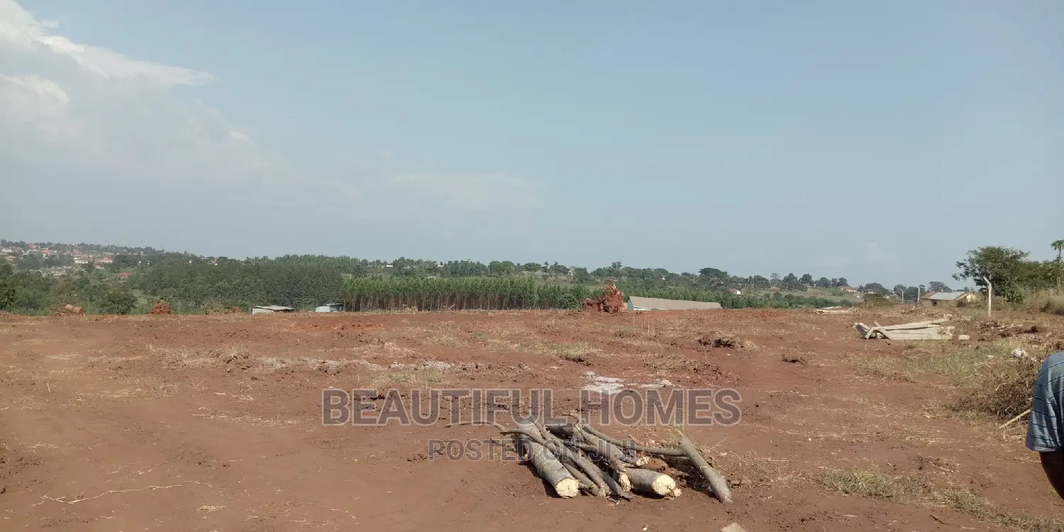 Gayaza Nakwero Plots Near Tarmack on Sell