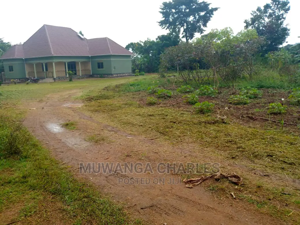 Plot Is Available for Sale in Matuga Migadde