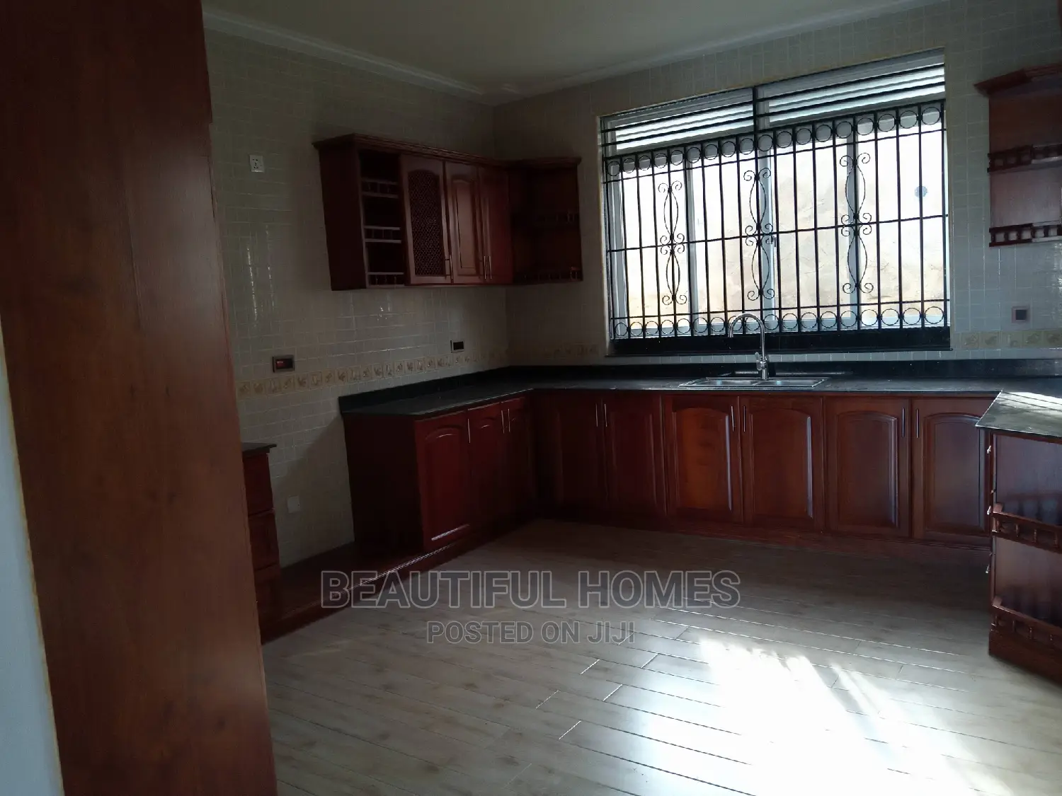 Furnished 6bdrm Mansion in Munyonyo, Kampala for Sale