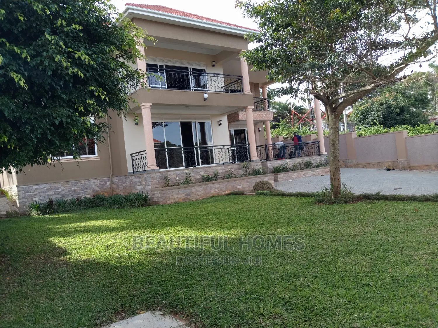 Furnished 6bdrm Mansion in Munyonyo, Kampala for Sale