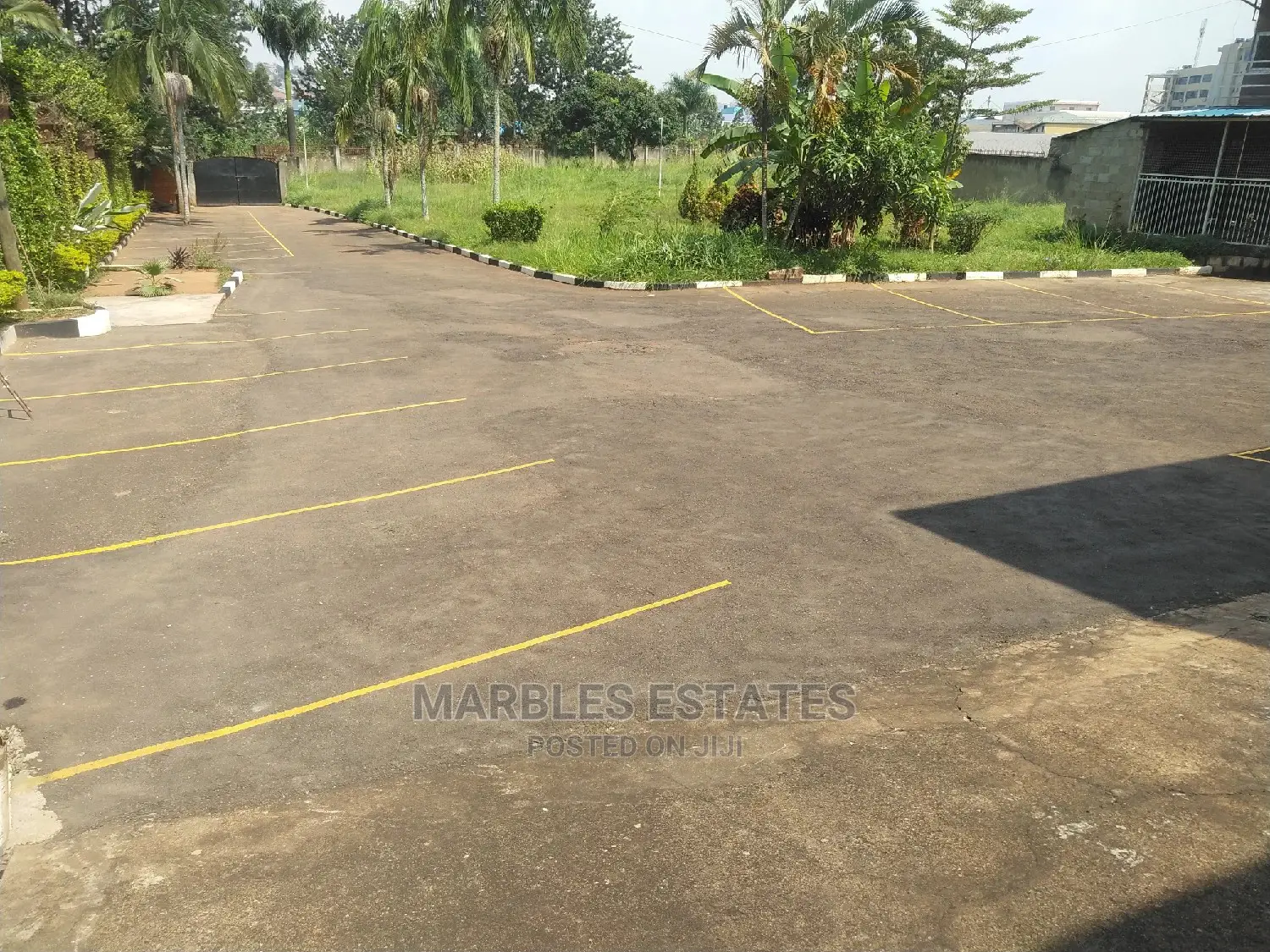 10bdrm Mansion in Bugolobi, Kampala for Rent