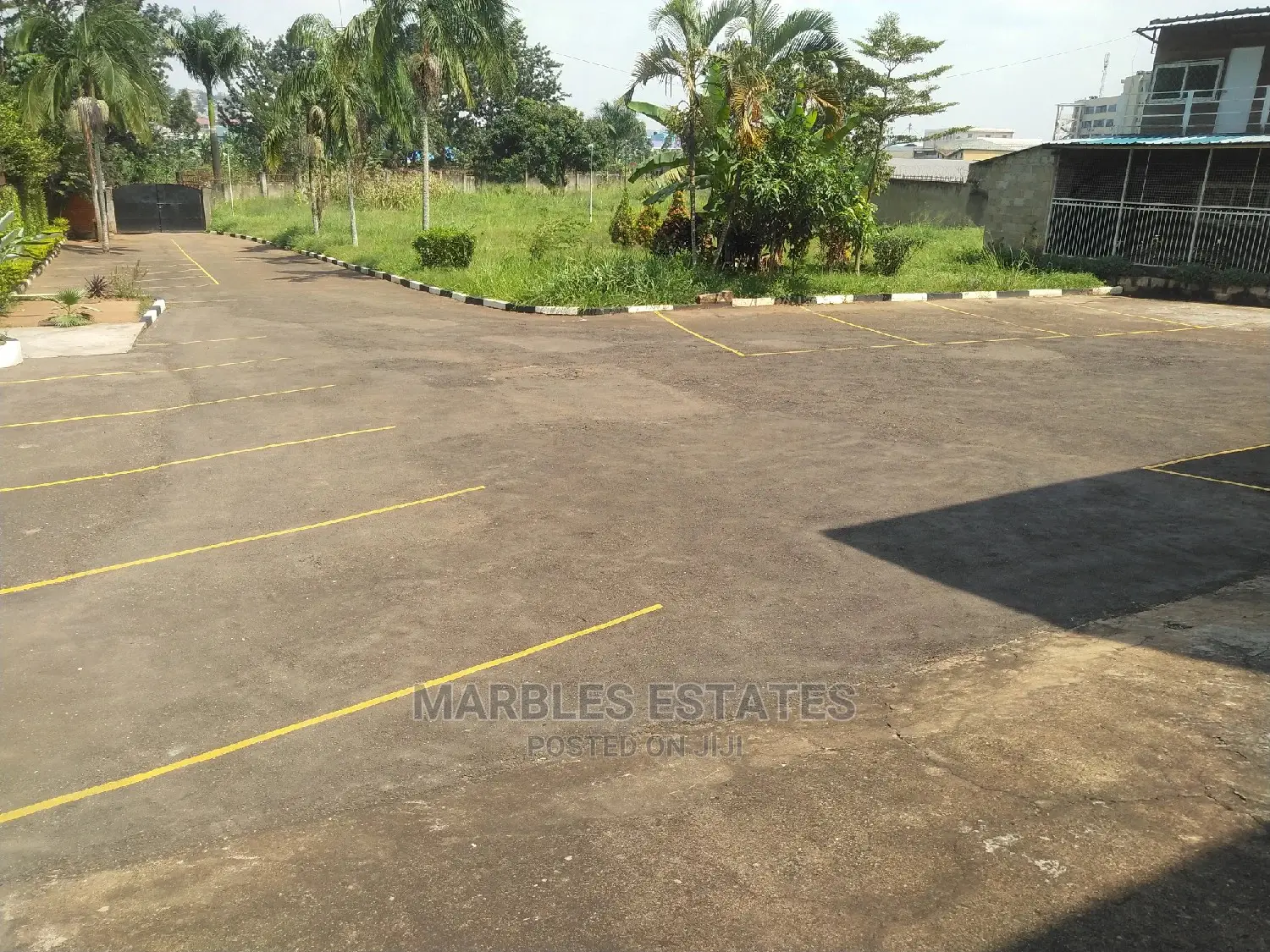 10bdrm Mansion in Bugolobi, Kampala for Rent