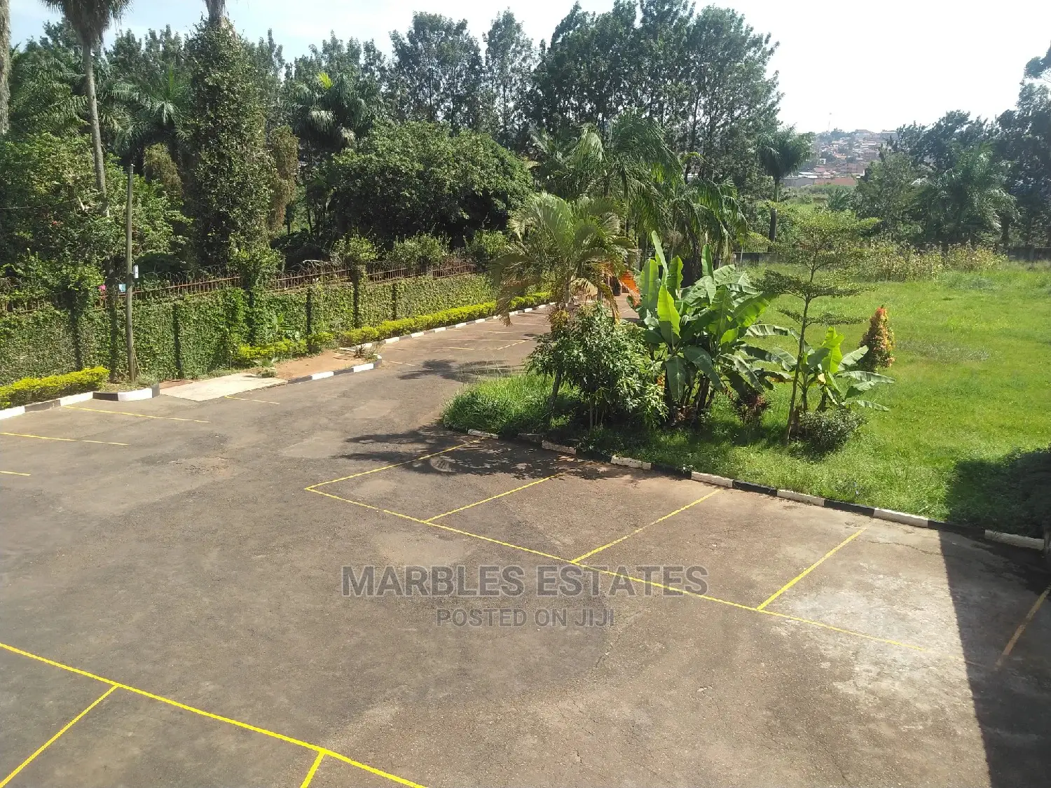 10bdrm Mansion in Bugolobi, Kampala for Rent