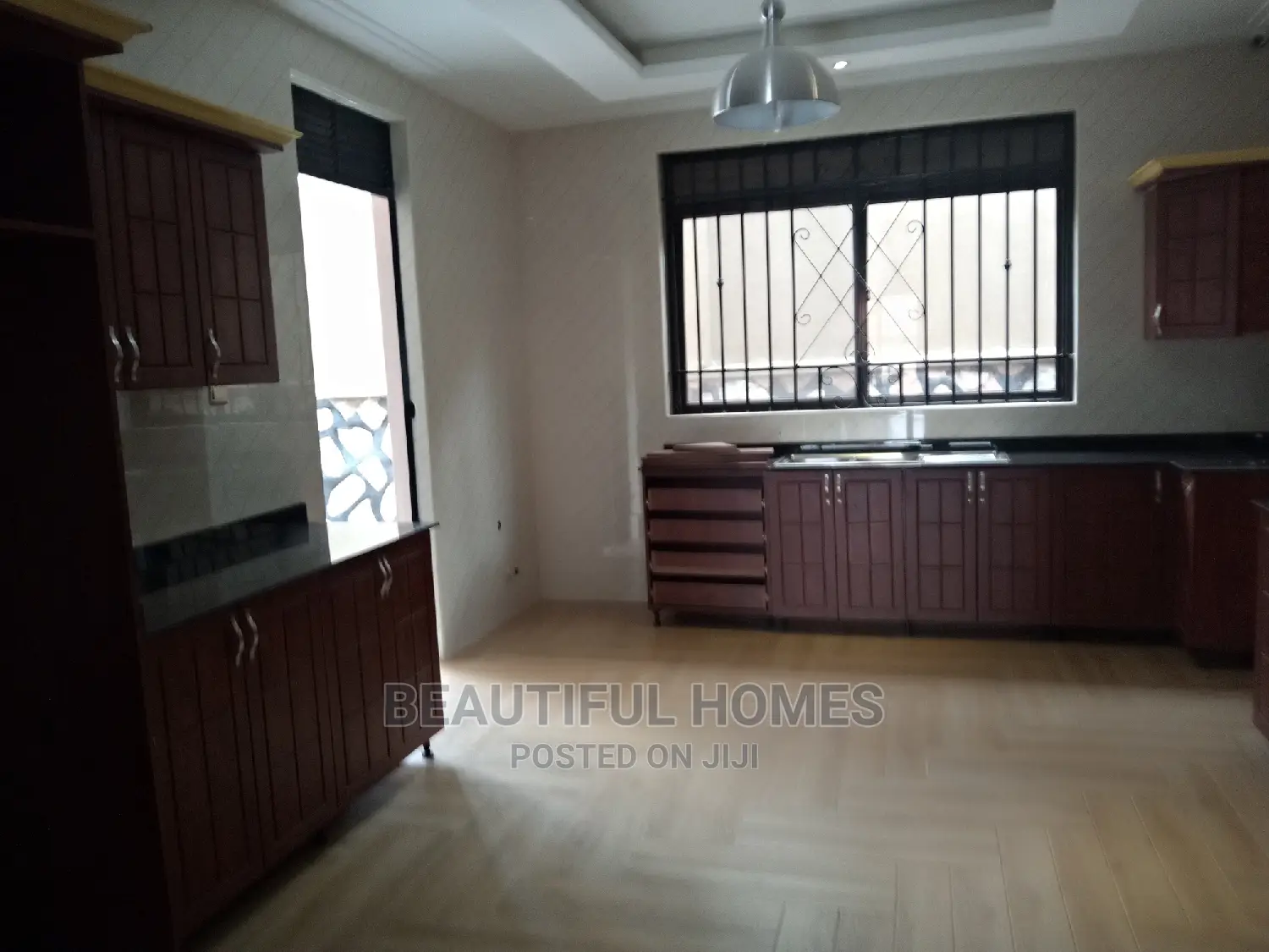 Furnished 6bdrm Mansion in Kiwatule, Kampala for Sale