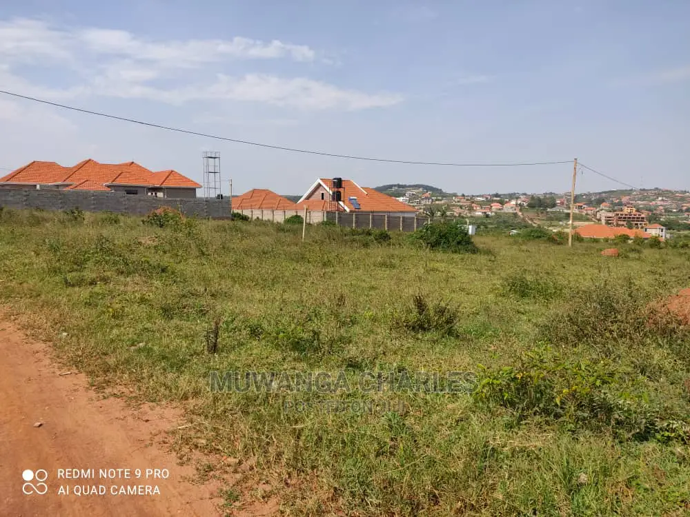 Plots Is for Sale in Kira