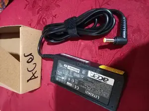 Acer Adapter 19v 3.4A