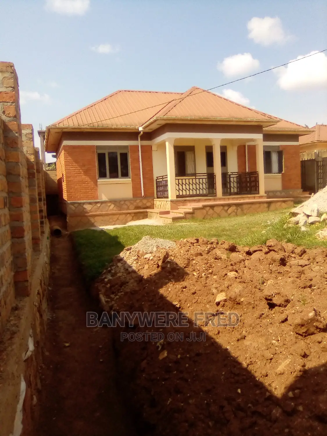 Furnished 3bdrm Bungalow in Mukono for Sale
