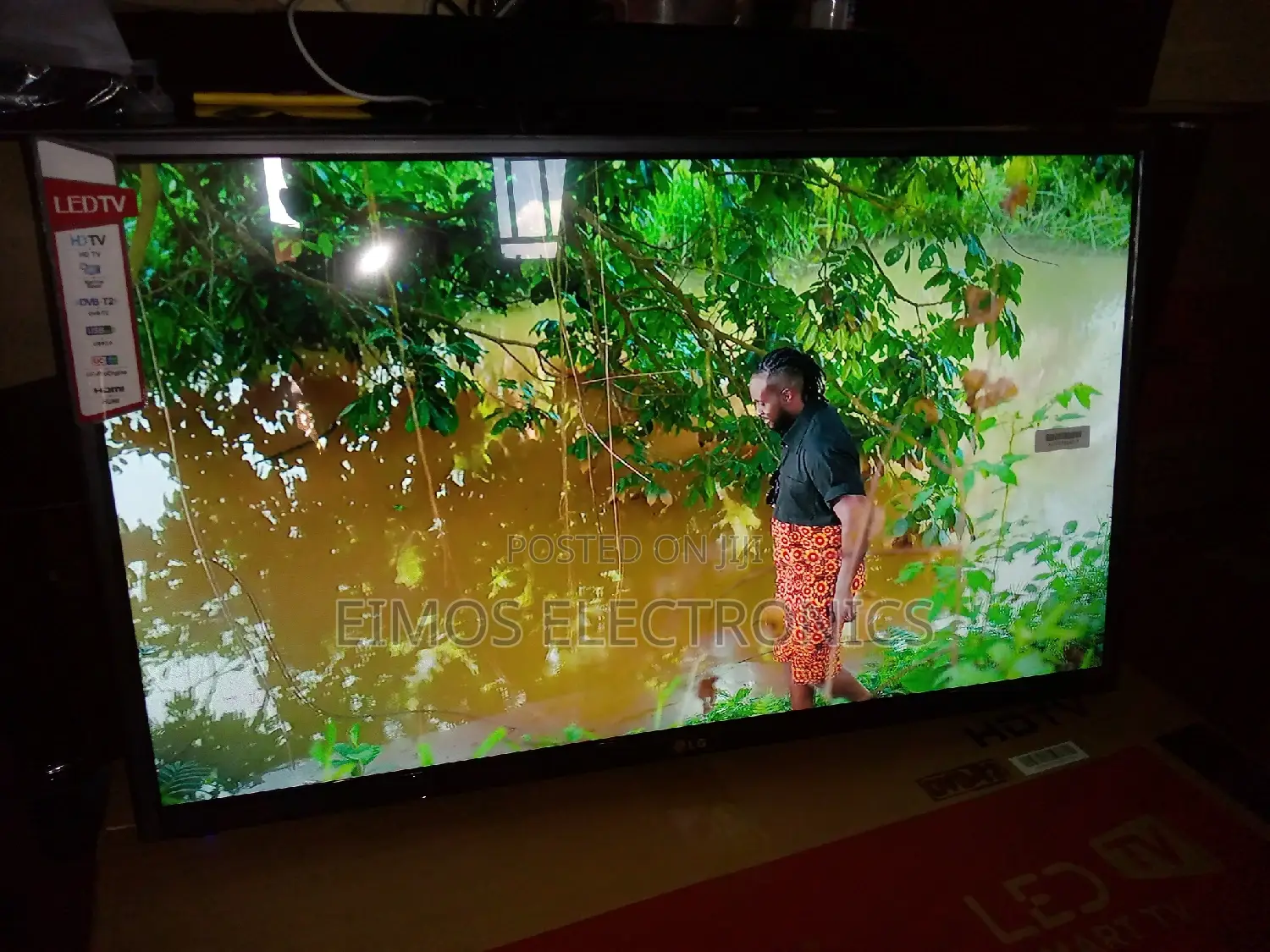 It Is a 32" Lg Free to Air