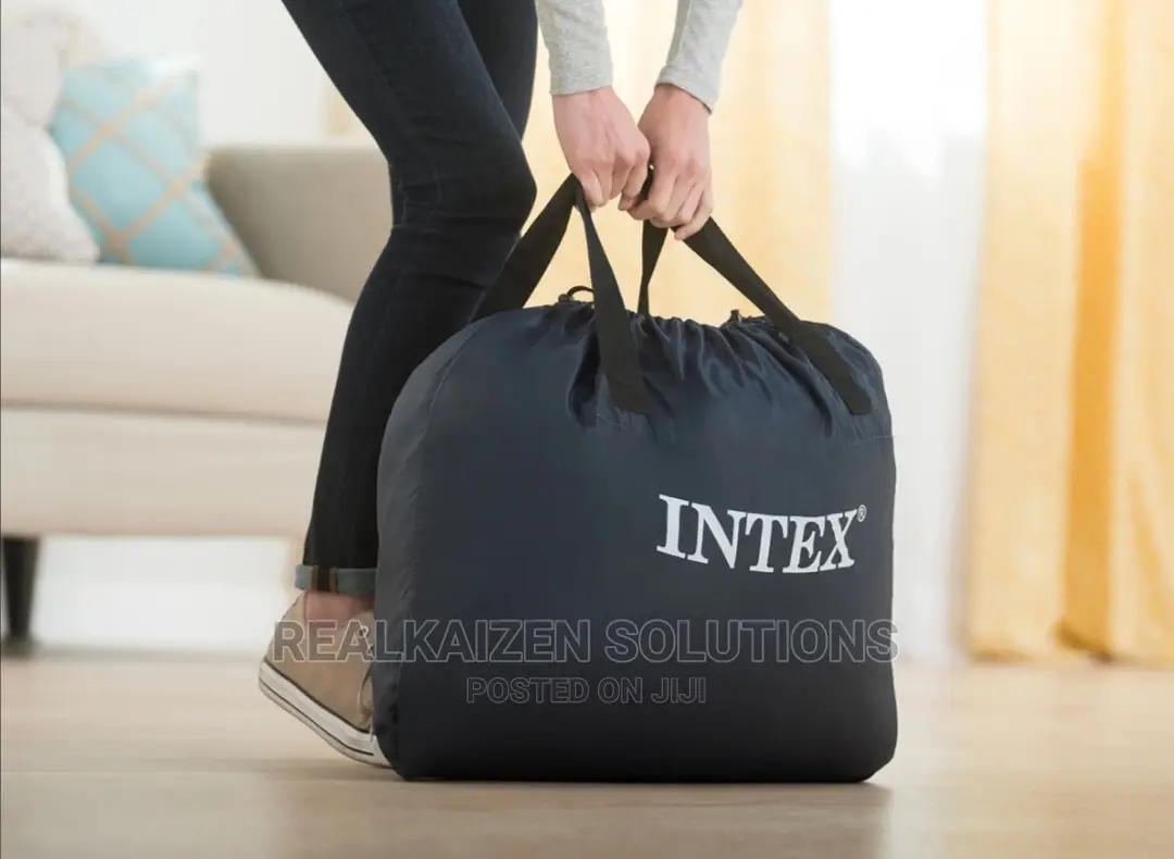 Intex Dura-Beam Plus Elevated Airbed With Internal Pump 20"