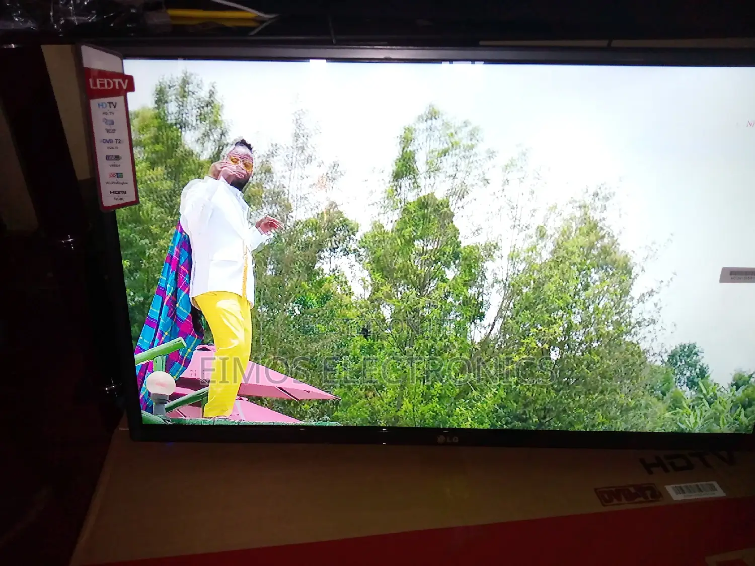 32" Lg Free to Air Flat Screen TV