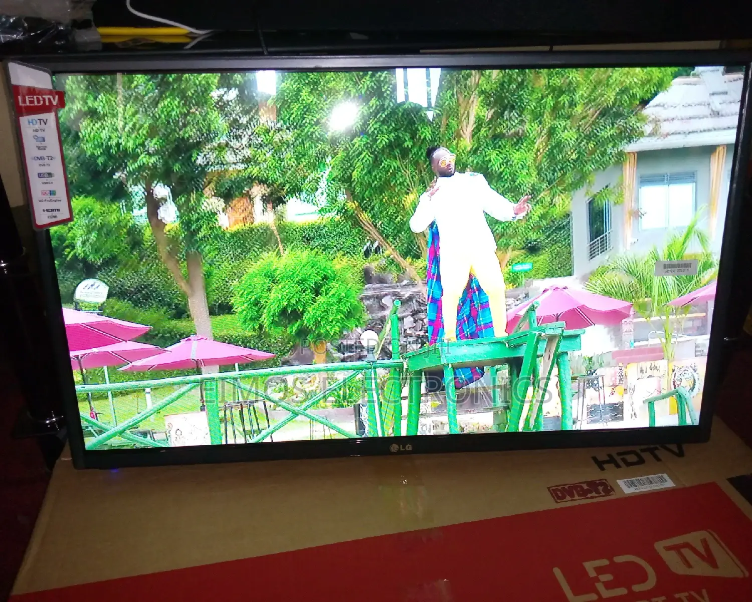 LED LG Free to Air Flat Screen TV 32"